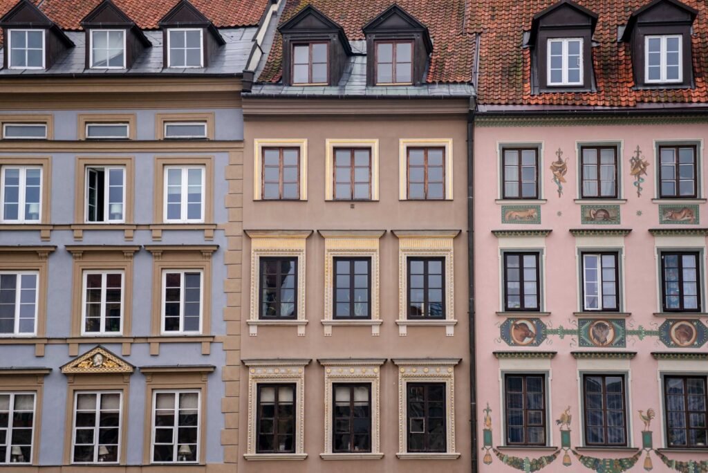 Façade d'immeuble ancien type copropriété