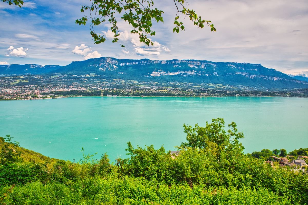 Panorama du Lac du Bourget et des Alpes
